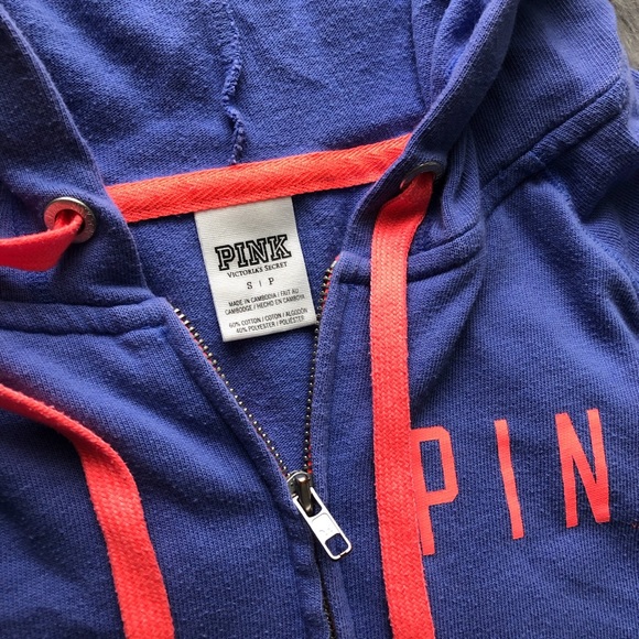 2/$30 ALL ITEMS WILL BE GONE BEFORE HOLIDAY AND NEGOTIABLE/BUY NOW! VS PINK Top - Picture 3 of 3